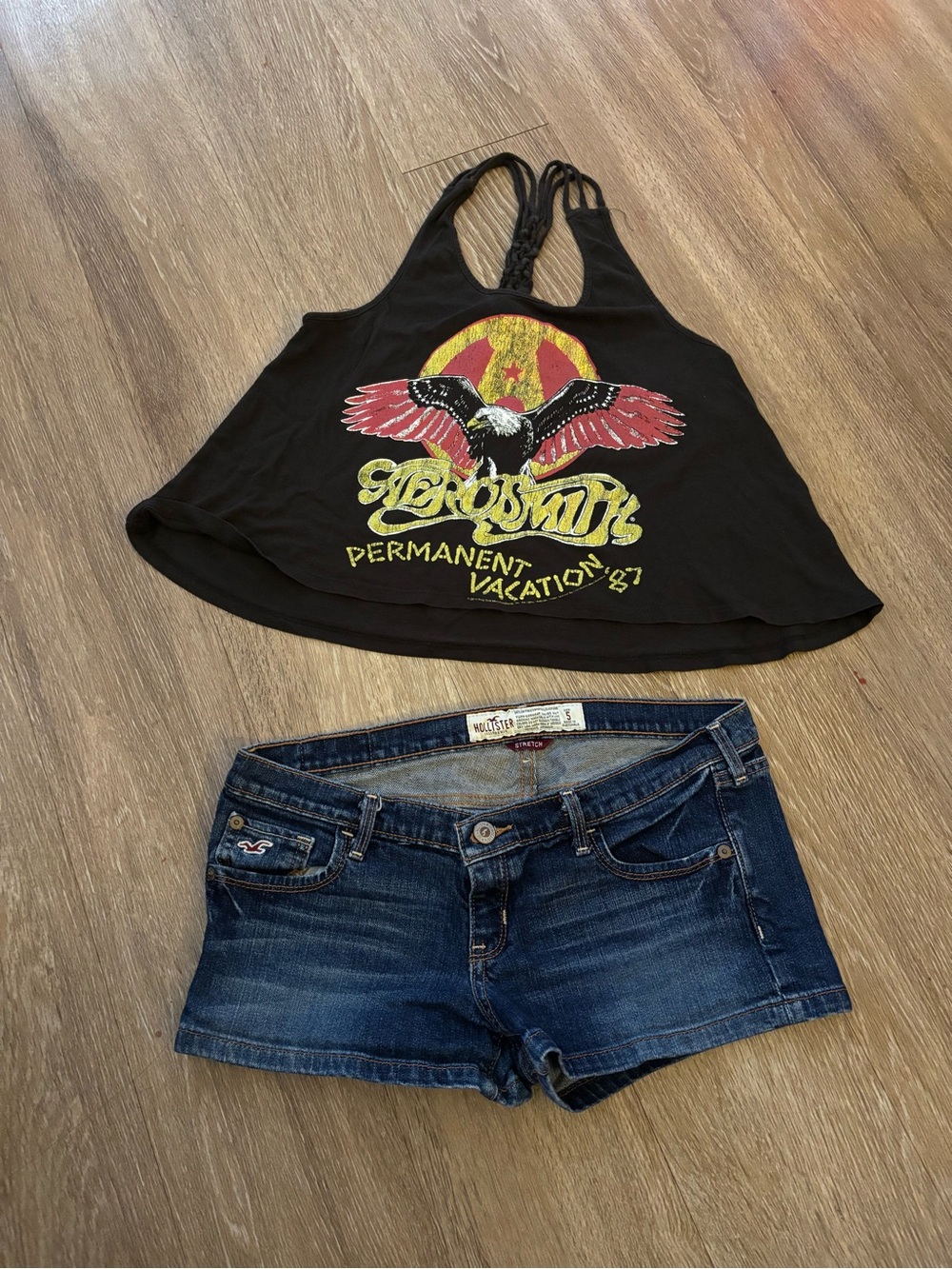 Y2K  Bundle Womens Small Hollister Shorts Sz 5 Forever 21 Aerosmith Tank A28